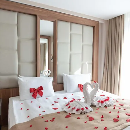 Four Sides Taksim Lion Hotel&spa מלון