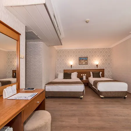 Four Sides Taksim Lion Hotel&spa מלון 4*